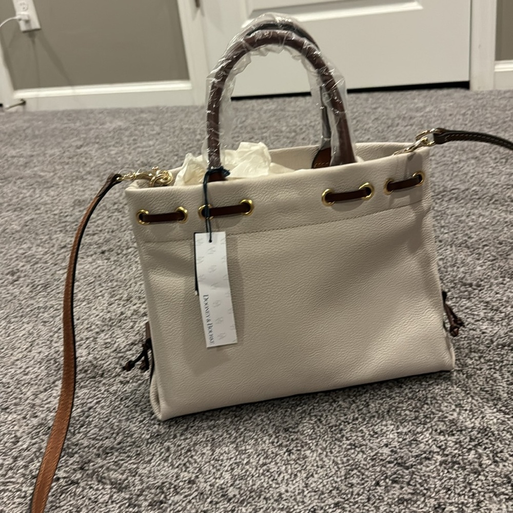 NWT Dooney & Bourke cream and brown leather purse. - Picture 4 of 9